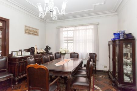 Casa à venda com 675m², 8 quartos e 6 vagas Casa à venda com 675m², 8 quartos e 6 vagasSala de Jantar