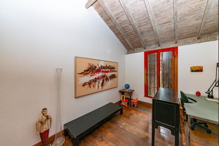 Casa à venda com 400m², 4 quartos e 4 vagas Casa à venda com 400m², 4 quartos e 4 vagasQuarto 4