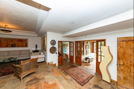 Casa à venda com 400m², 4 quartos e 4 vagas Casa à venda com 400m², 4 quartos e 4 vagasSala 1