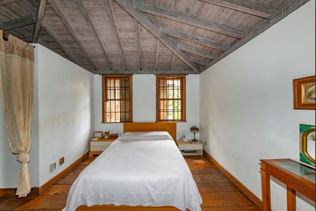 Casa à venda com 400m², 4 quartos e 4 vagas Casa à venda com 400m², 4 quartos e 4 vagasSuíte