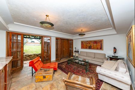 Casa à venda com 400m², 4 quartos e 4 vagas Casa à venda com 400m², 4 quartos e 4 vagasSala 1