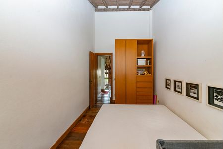Casa à venda com 400m², 4 quartos e 4 vagas Casa à venda com 400m², 4 quartos e 4 vagasQuarto 2