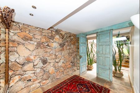 Casa à venda com 400m², 4 quartos e 4 vagas Casa à venda com 400m², 4 quartos e 4 vagasEntrada