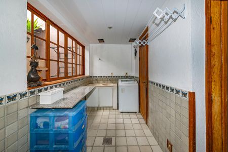 Casa à venda com 400m², 4 quartos e 4 vagas Casa à venda com 400m², 4 quartos e 4 vagasÁrea de Serviço