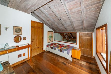 Casa à venda com 400m², 4 quartos e 4 vagas Casa à venda com 400m², 4 quartos e 4 vagasSuíte