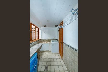 Casa à venda com 400m², 4 quartos e 4 vagas Casa à venda com 400m², 4 quartos e 4 vagasÁrea de Serviço