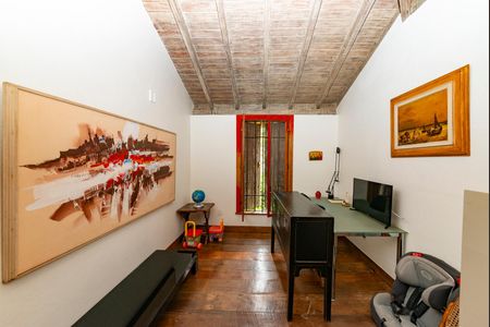 Casa à venda com 400m², 4 quartos e 4 vagas Casa à venda com 400m², 4 quartos e 4 vagasQuarto 4