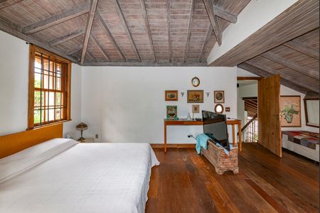 Casa à venda com 400m², 4 quartos e 4 vagas Casa à venda com 400m², 4 quartos e 4 vagasSuíte