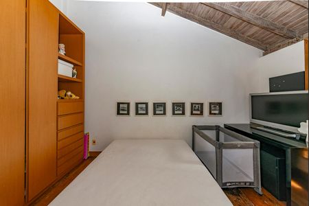 Casa à venda com 400m², 4 quartos e 4 vagas Casa à venda com 400m², 4 quartos e 4 vagasQuarto 2