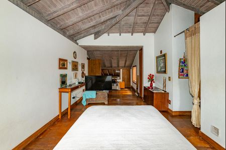 Casa à venda com 400m², 4 quartos e 4 vagas Casa à venda com 400m², 4 quartos e 4 vagasSuíte