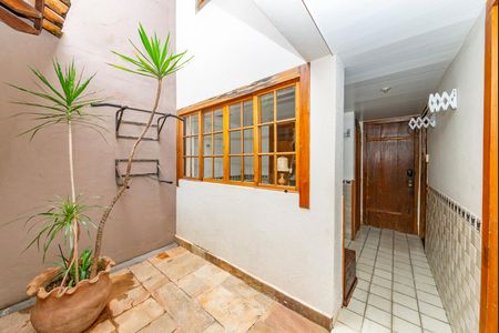 Casa à venda com 400m², 4 quartos e 4 vagas Casa à venda com 400m², 4 quartos e 4 vagasÁrea de Serviço