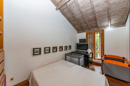 Casa à venda com 400m², 4 quartos e 4 vagas Casa à venda com 400m², 4 quartos e 4 vagasQuarto 2