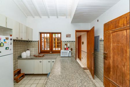 Casa à venda com 400m², 4 quartos e 4 vagas Casa à venda com 400m², 4 quartos e 4 vagasCozinha