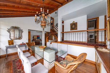 Casa à venda com 400m², 4 quartos e 4 vagas Casa à venda com 400m², 4 quartos e 4 vagasSala 3