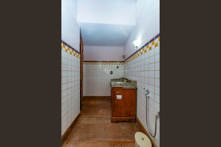 Casa à venda com 400m², 4 quartos e 4 vagas Casa à venda com 400m², 4 quartos e 4 vagasBanheiro Social 1