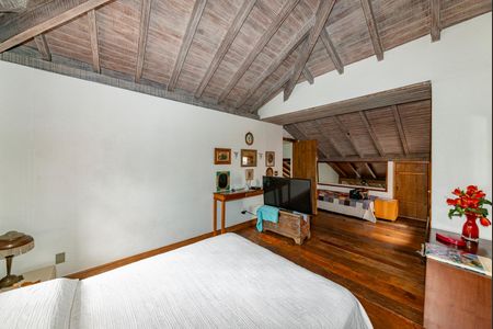 Casa à venda com 400m², 4 quartos e 4 vagas Casa à venda com 400m², 4 quartos e 4 vagasSuíte