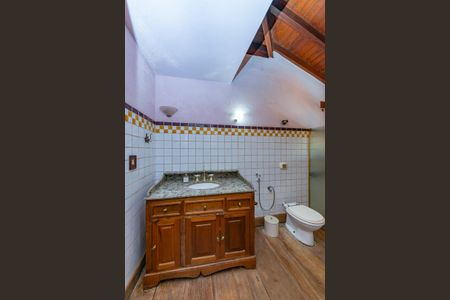 Casa à venda com 400m², 4 quartos e 4 vagas Casa à venda com 400m², 4 quartos e 4 vagasBanheiro Social 1