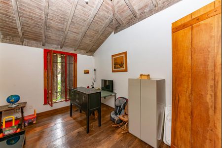 Casa à venda com 400m², 4 quartos e 4 vagas Casa à venda com 400m², 4 quartos e 4 vagasQuarto 4