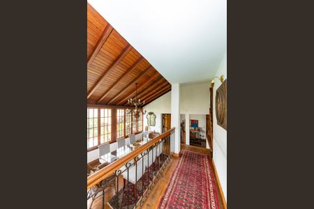 Casa à venda com 400m², 4 quartos e 4 vagas Casa à venda com 400m², 4 quartos e 4 vagasCorredor