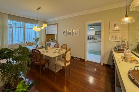 Apartamento à venda com 140m², 4 quartos e 1 vaga Apartamento à venda com 140m², 4 quartos e 1 vagaSala