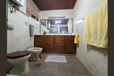 Apartamento à venda com 150m², 3 quartos e sem vagaBanheiro 