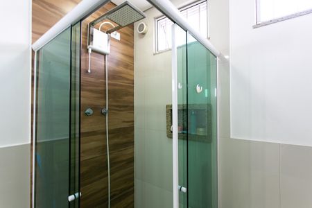 Casa à venda com 230m², 4 quartos e 2 vagasBanheiro da Suíte