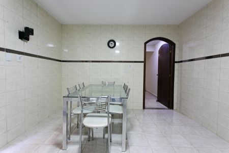 Casa à venda com 230m², 4 quartos e 2 vagasCozinha
