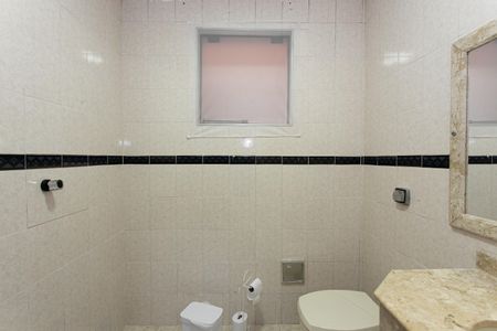 Casa à venda com 230m², 4 quartos e 2 vagasLavabo