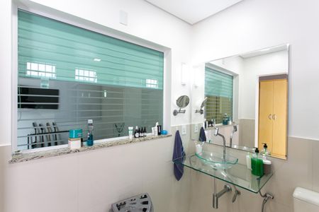 Casa à venda com 230m², 4 quartos e 2 vagasBanheiro da Suíte