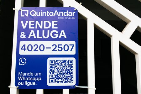 Casa à venda com 230m², 4 quartos e 2 vagasFachada