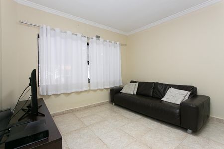 Casa à venda com 230m², 4 quartos e 2 vagasSala