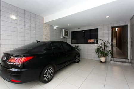 Casa à venda com 230m², 4 quartos e 2 vagasGaragem