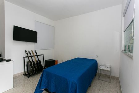 Casa à venda com 230m², 4 quartos e 2 vagasSuíte