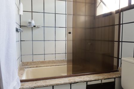 Apartamento à venda com 168m², 4 quartos e 3 vagasBanheiro da suite principal