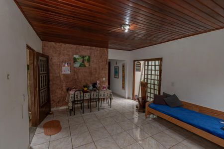 Casa para alugar com 170m², 3 quartos e 3 vagas Casa para alugar com 170m², 3 quartos e 3 vagasSala