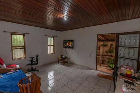 Casa para alugar com 170m², 3 quartos e 3 vagas Casa para alugar com 170m², 3 quartos e 3 vagasSala