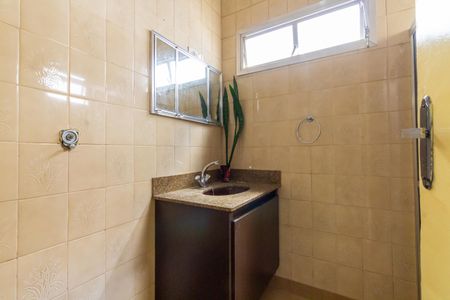 Casa à venda com 200m², 2 quartos e 2 vagasBanheiro Suíte