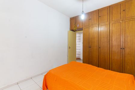Casa à venda com 200m², 2 quartos e 2 vagasSuíte