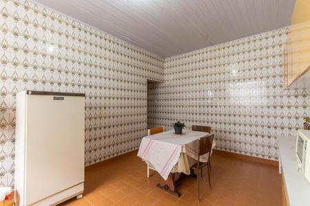 Casa à venda com 200m², 2 quartos e 2 vagasCozinha 