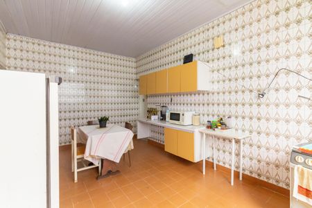 Casa à venda com 200m², 2 quartos e 2 vagasCozinha 