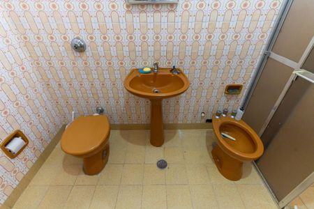 Casa à venda com 200m², 2 quartos e 2 vagasBanheiro