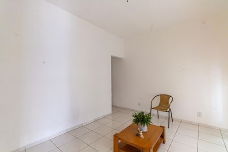 Casa à venda com 200m², 2 quartos e 2 vagasSala