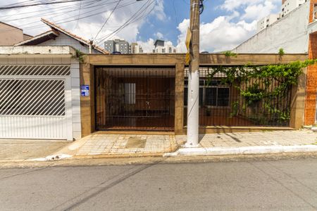 Casa à venda com 200m², 2 quartos e 2 vagasFachada