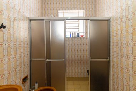 Casa à venda com 200m², 2 quartos e 2 vagasBanheiro