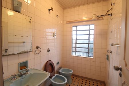 Casa à venda com 265m², 8 quartos e 5 vagasCasa 2 - Banheiro