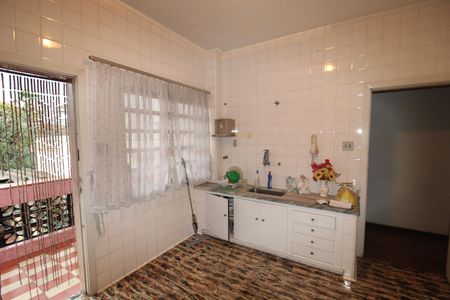 Casa à venda com 265m², 8 quartos e 5 vagasCasa 1 - Cozinha
