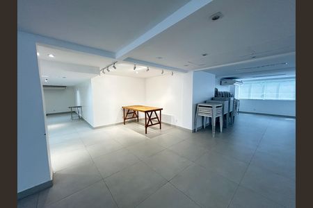Apartamento para alugar com 69m², 2 quartos e 1 vagaÁrea comum - Salão de festas