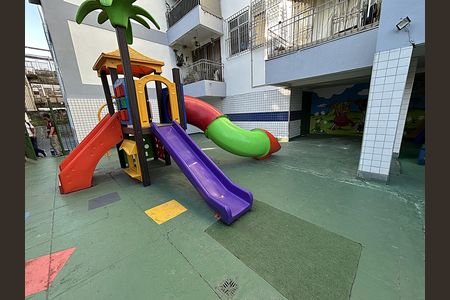 Apartamento para alugar com 69m², 2 quartos e 1 vagaÁrea comum - Playground