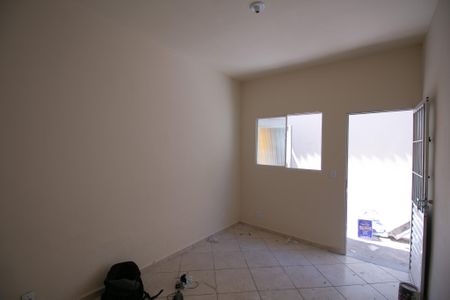 Casa para alugar com 51m², 2 quartos e sem vaga Casa para alugar com 51m², 2 quartos e sem vagaSala