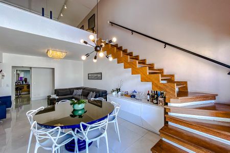 Apartamento à venda com 368m², 6 quartos e 4 vagasSala